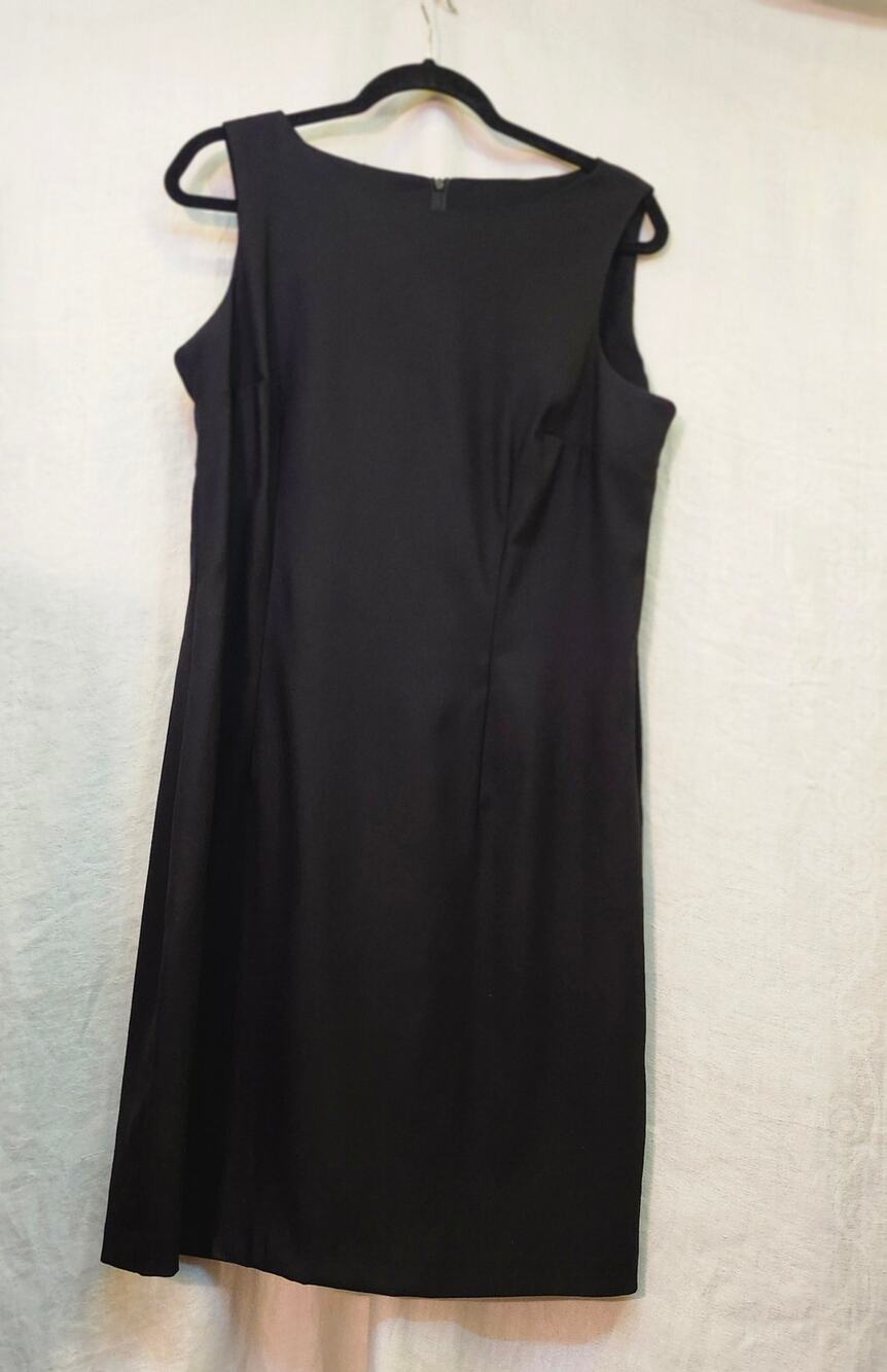 Black Dress AB Studio Sz 14 Flattering Cut Sleeveless Flattering Side Gathering